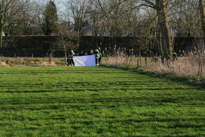 Duikers van de brandweer hebben het ontzielde lichaam van de Boxtelaar uit de Dommel gehaald.