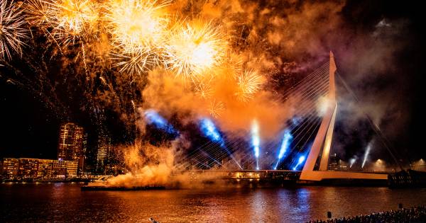 Rotterdam Overstag Maar Tweede Kamer Beslist Zelfstandig Over Vuurwerk Politiek Gelderlander Nl