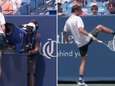 Daniil Medvedev s’emporte après avoir percuté une caméra en plein échange 