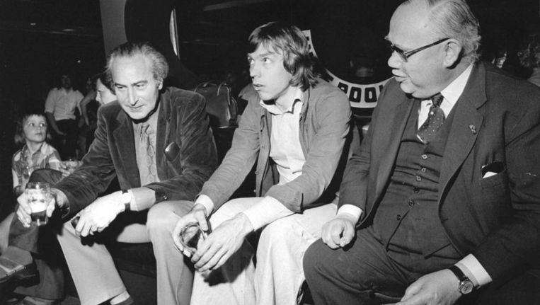 Gasten van het VARA-programma 'In de Rooie Haan' uit 1974, met in het midden Jan Mulder. Beeld anp