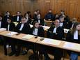 De advocaten en de beklaagden in de assisenzaal in Leuven.