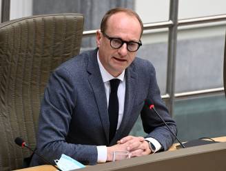 LIVE. Alle schijnwerpers op Ben Weyts in commissie Onderwijs - Brazilië overschrijdt kaap van 300.000 coronadoden