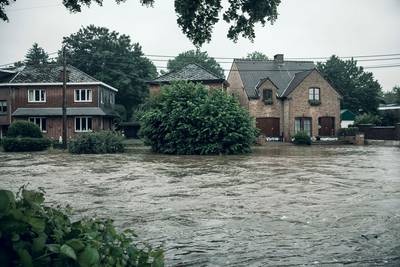 140 inwoners uit Moelingen-dorp geëvacueerd: “De dijken zijn doorgebroken”