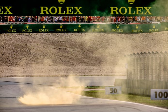 Een van de rookbommen die afgelopen raceweekend op het circuit terecht kwamen, blijkt afkomstig van een beveiliger.