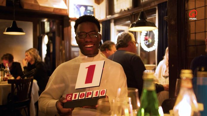 De Nederlands-Congolese zanger Claude Kiambé kwam met  zijn debuutsingle Ladada op nummer één in de Top 40 terecht.