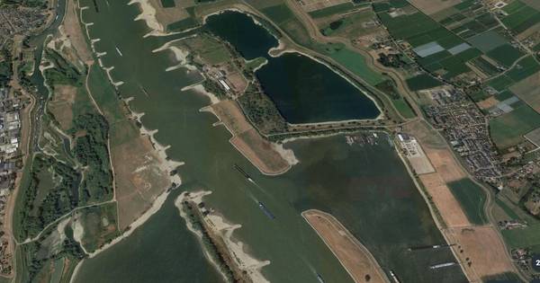 Schipper bekeurd voor ontgassen op de Waal | Bommelerwaard - BD.nl