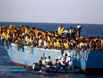 Minstens acht doden en tientallen vermisten na schipbreuk voor Libische kust