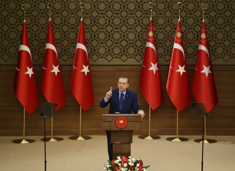 De Turkse president Recep Tayyip Erdogan geeft een speech tijdens de mukhtars (lokale bestuurders) vergadering in Ankara, Turkije, op 16 maart. Beeld afp