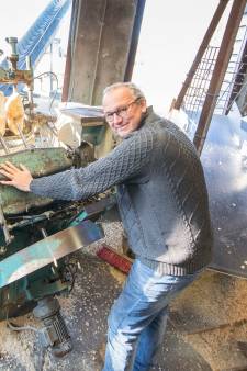 Einde dreigt voor klompenmakerij in Heinkenszand: gemeente keurt ‘werkend museum’ bij de molen af
