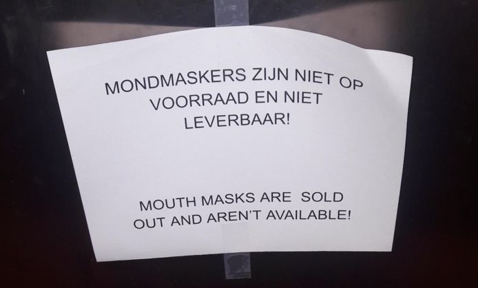 Mondmaskers zijn niet op voorraad bij apotheek Van Weringh.