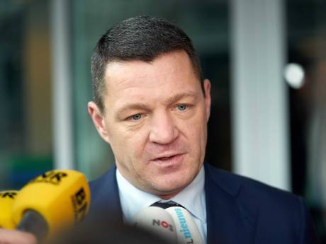 Topman Pieter Elbers vertrekt bij KLM: ‘Ingeslagen als een bom’