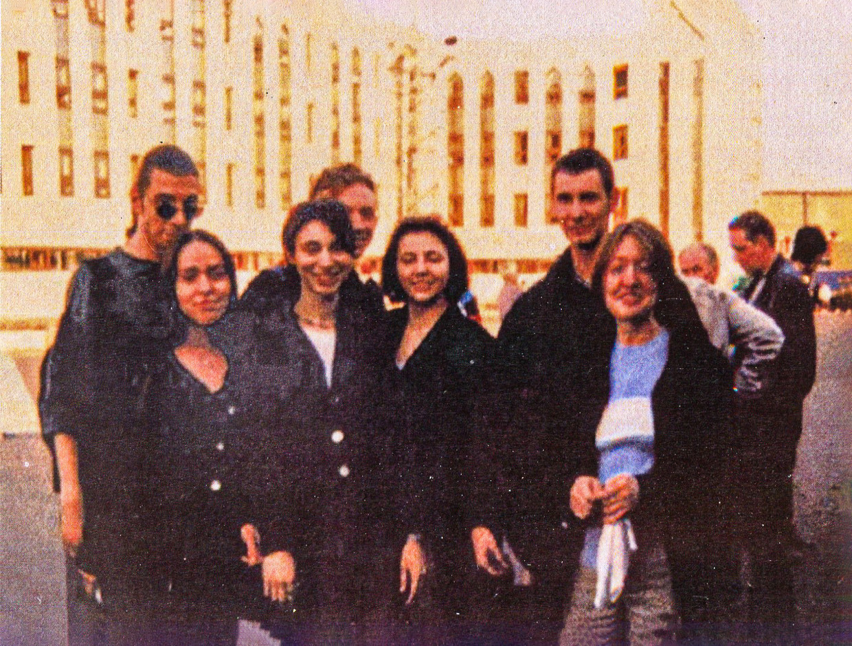 Van links naar rechts: Yaroslav, Xenia, Tanya, Alik, Svetlana, Sasha en Sveta. Beeld rv
