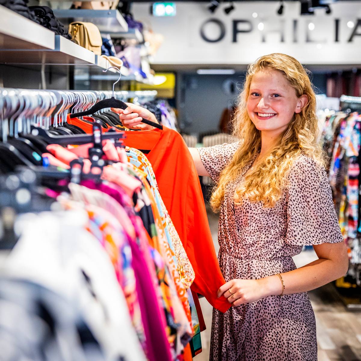 Dordtse kledingwinkel van overleden Sylvera vanaf nu in handen van Pauline 17 Dordrecht AD
