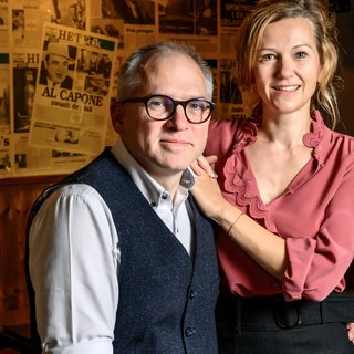 ‘Mijn moeder vroeg eens of ik geen normále man had kunnen vinden’: Sarah Heuninck is verloofd met minister-president Matthias Diependaele