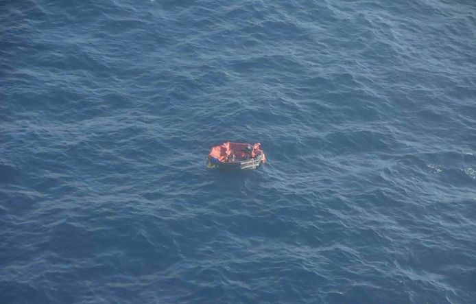 Zaterdag werden drie bemanningsleden gevonden in een reddingsboot.