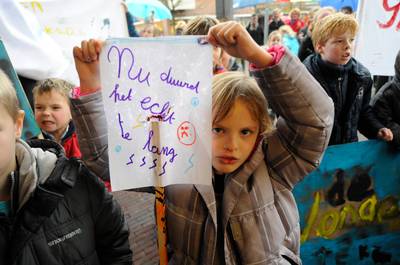 Politiek wil vertrouwen Bornenaren oppeppen. Te beginnen met een goed gesprek