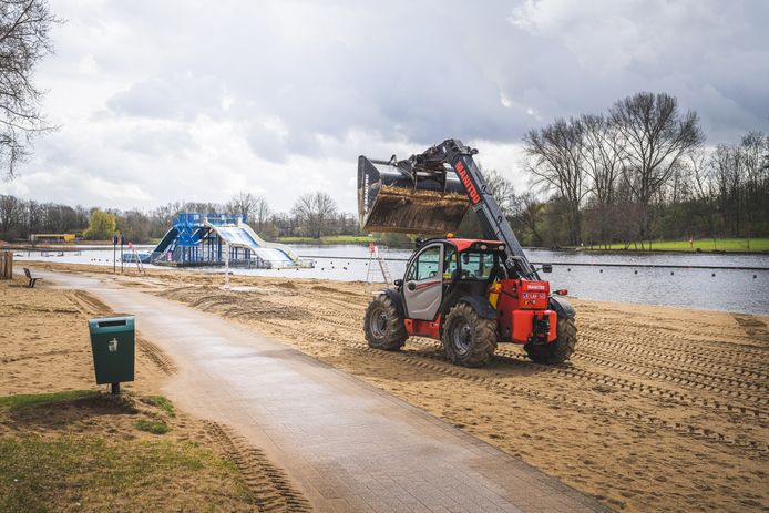 werken aan het strand van de Blaarmeersen