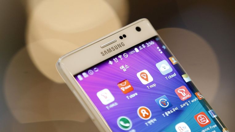Een Samsung smartphone met besturingssysteem Android. Beeld Reuters