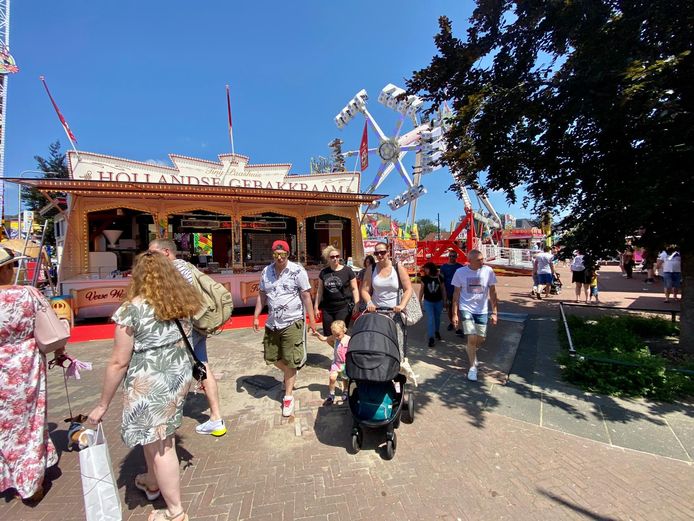 Het Besterdplein als kermislocatie was op vrijdag en zaterdag bijna niet te vinden, tot ergernis van de exploitanten.