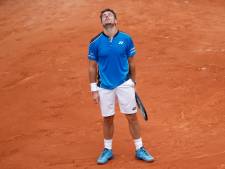 Wawrinka, finalist van 2017, ligt er in Parijs al uit