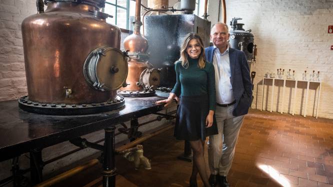 Michel Fryns (63) en dochter Céleste (26) zetten als vierde en vijfde generatie ‘Fryns Distillery’ opnieuw op de kaart: “Jenever is zoveel méér dan een zoet borreltje op de kerstmarkt”
