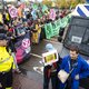 Zo'n 130 klimaatactivisten gearresteerd in centrum Amsterdam