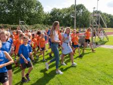 Olympiër Femke Bol gehuldigd in ‘haar’ Amersfoort: ‘Dit is nog leuker dan het bezoek aan de Koning’