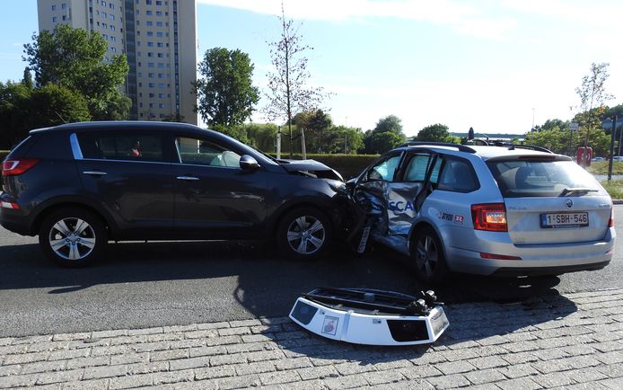 Pech voor het Gentse Mobiliteitsbedrijf: hun boetewagen, die 1.000 voertuigen per uur kan scannen, is na amper een maand vernield.