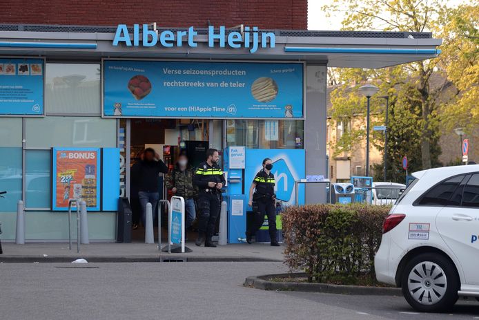 Politie houdt 51-jarige Waalwijker aan na ruzie in supermarkt.