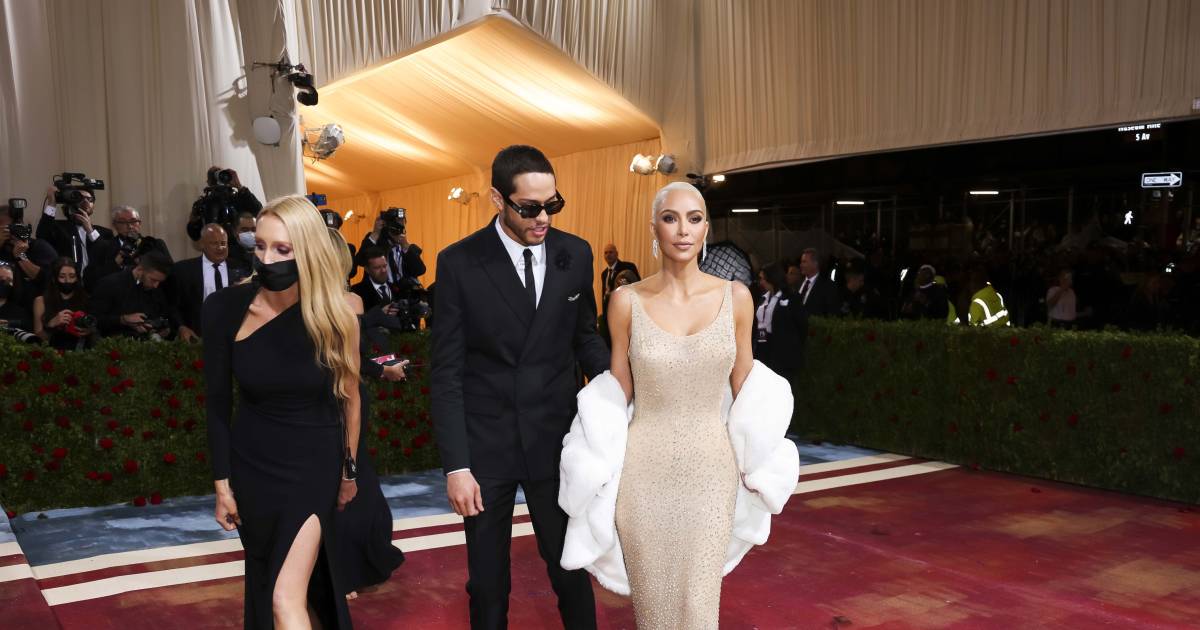 Foto opgedoken: Kim Kardashian beschadigde iconische jurk Marilyn Monroe
