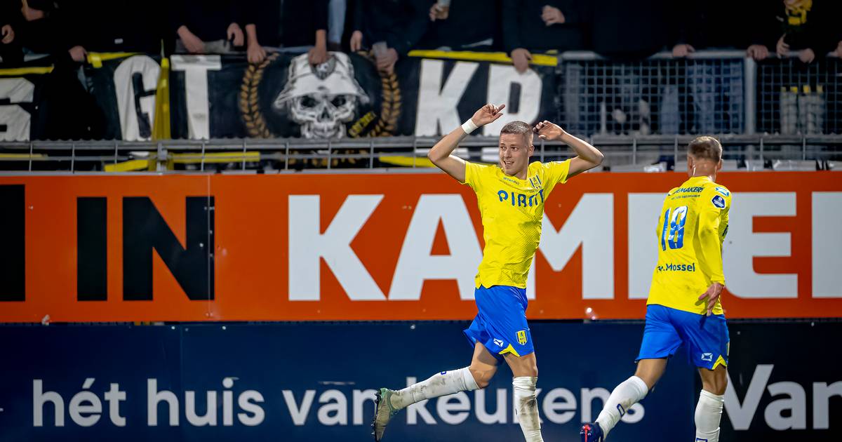 RKC supporters show no mercy: ‘Whoever doesn’t jump goes bankrupt’, sounds in cup match with Vitesse | RKC Waalwijk