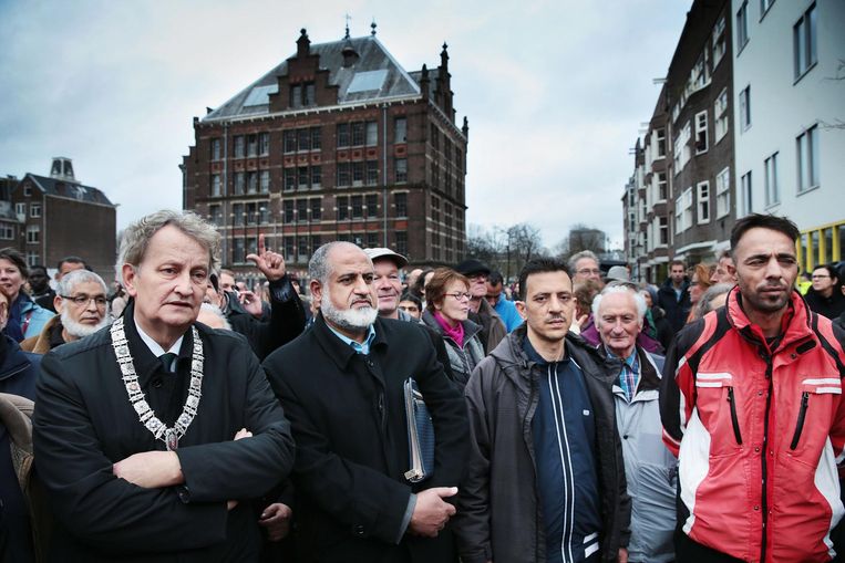 Van der Laan loopt mee in de demonstratie tegen IS, dat vlak daarvoor een aanslag pleegde in Parijs, 2015. Beeld Jean-Pierre Jans