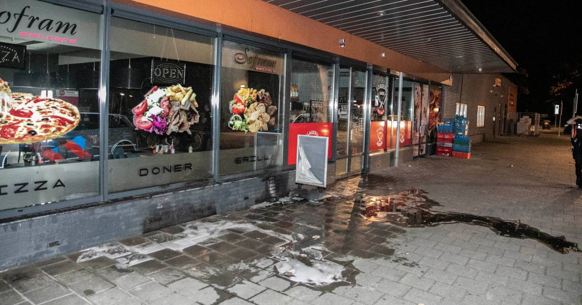 Nijmegenaar verdacht van brandstichting in Arnhems eetcafé zou zijn gelokt met drugs en bedreigd met mes .