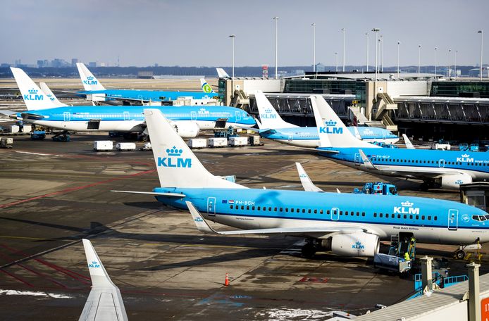 Vliegtuigen van KLM op Schiphol, ter illustratie.