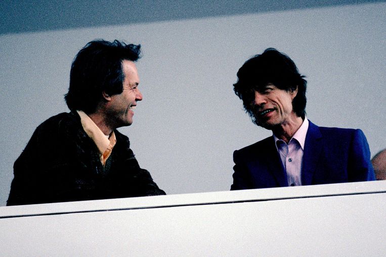 Met Mick. ‘Om qualitytime met mijn broer te hebben, moet ik in competitie gaan met het merk Rolling Stones en een duizend man sterke entourage.’ Beeld Redferns