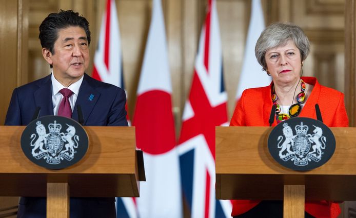 Shinzo Abe en Theresa May.