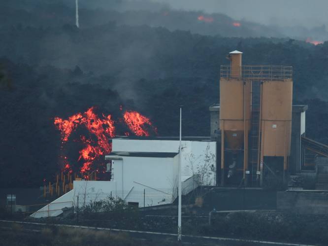 Lava legt cementfabriek in de as op La Palma: lockdown voor 3.000 bewoners