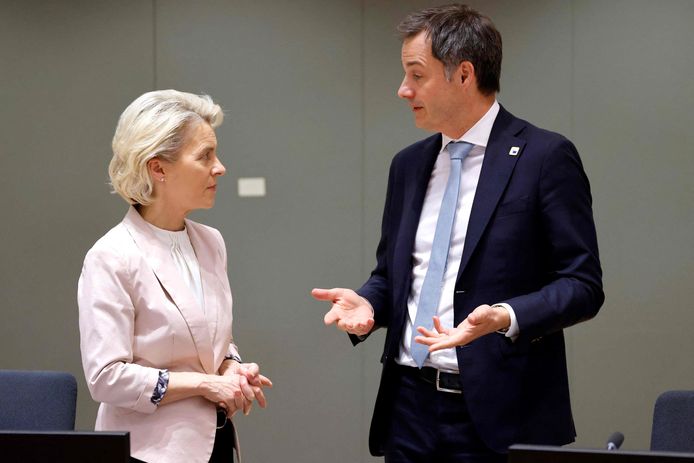 President van de Europese Commissie Ursula von der Leyen in gesprek met premier Alexander De Croo (Open Vld).  (24/3/22)