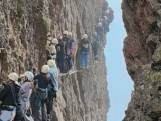 Des touristes terrifiés restent bloqués plusieurs heures sur une falaise abrupte