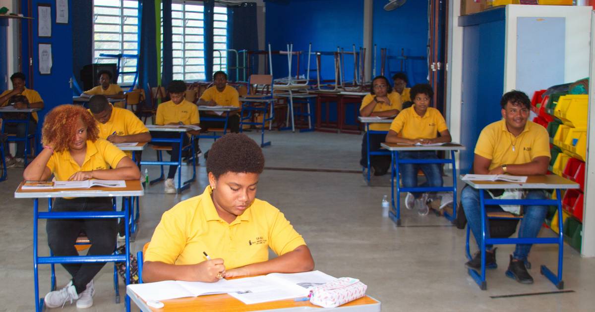 Study hours shortened for Curaçao students due to extreme heat |  outside