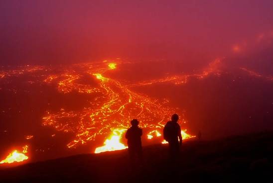 Veel toeschouwers bij uitbarsting vulkaan op IJsland