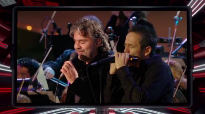 Ollestad samen met Andrea Bocelli.