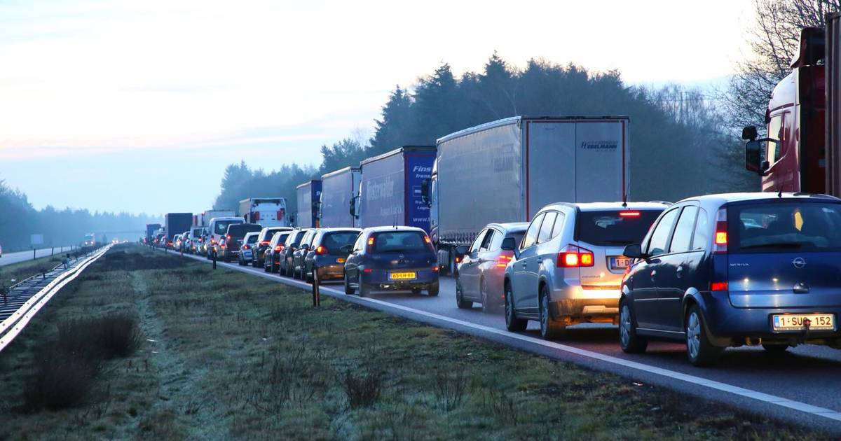 Vertraging op A58 tussen Moergestel en Best na ongeluk met twee auto’s.