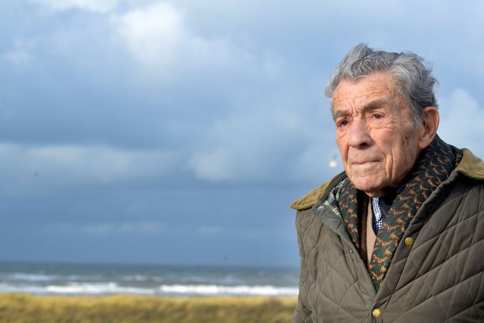 Eddie Jonker, oud-directeur van Vredestein, Blijdenstein Willink,  Engelandvaarder en stichter museum Engelandvaarders is dinsdag op 99-jarige leeftijd overleden.