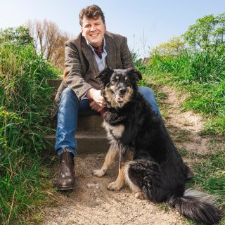 According to bassist Dominic Seldis, every Amsterdammer must do these 5 things