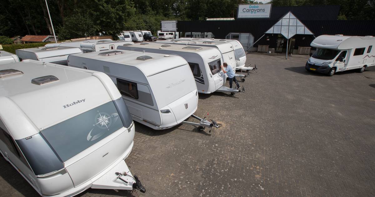 Caravanhandel Dobo bloeit aan de dijk in Den Nul | Olst-Wijhe
