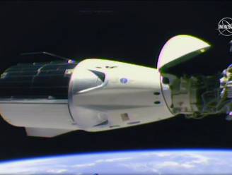 VIDEO. Kijk hoe SpaceX-ruimteschip aan ISS koppelt en bemanning kijkje gaat nemen