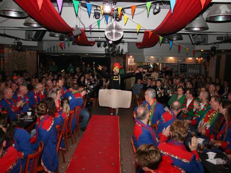 Een volle zaal bij Papgat op de Planken