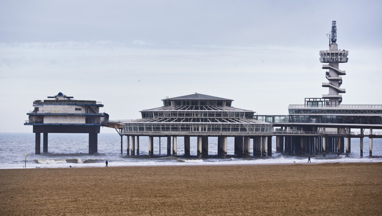De Pier van Scheveningen is niet brandveilig bevonden. Beeld anp