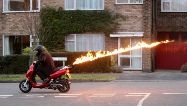 Un Scooter Qui Pete Des Flammes Pour Eloigner Les Chauffards Insolite 7sur7 Be